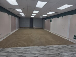 19232 Evans St NW, Elk River, MN for lease Interior Photo- Image 1 of 8