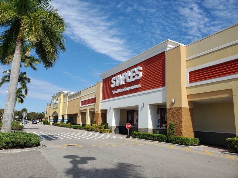 1631 Del Prado Blvd S, Cape Coral, FL for lease - Building Photo - Image 3 of 15