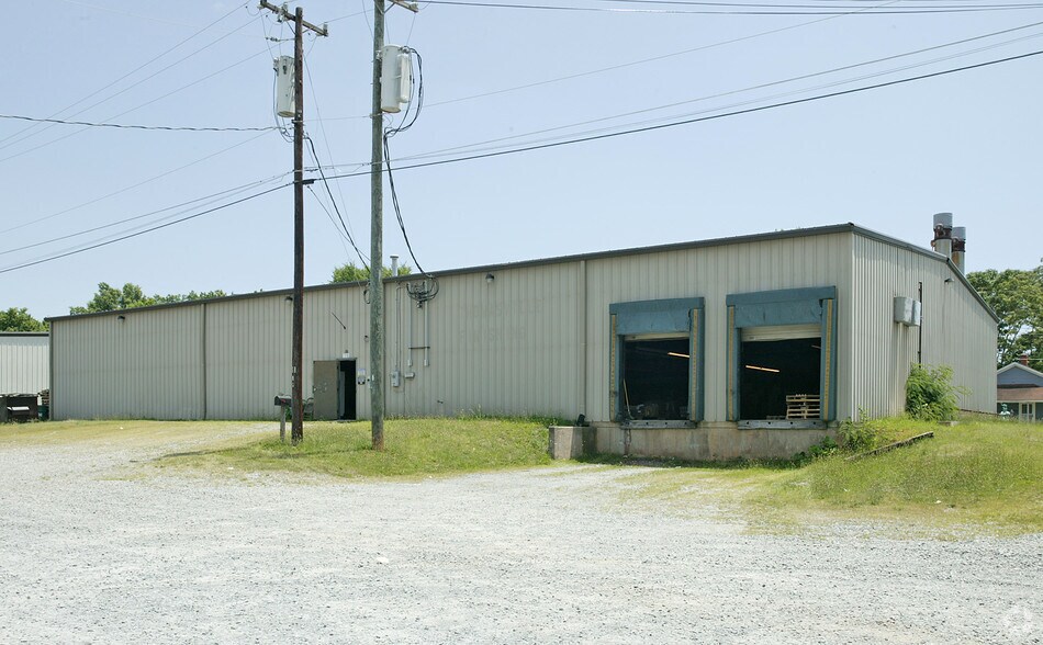 117B Liberty Dr, Thomasville, NC for lease - Building Photo - Image 1 of 7