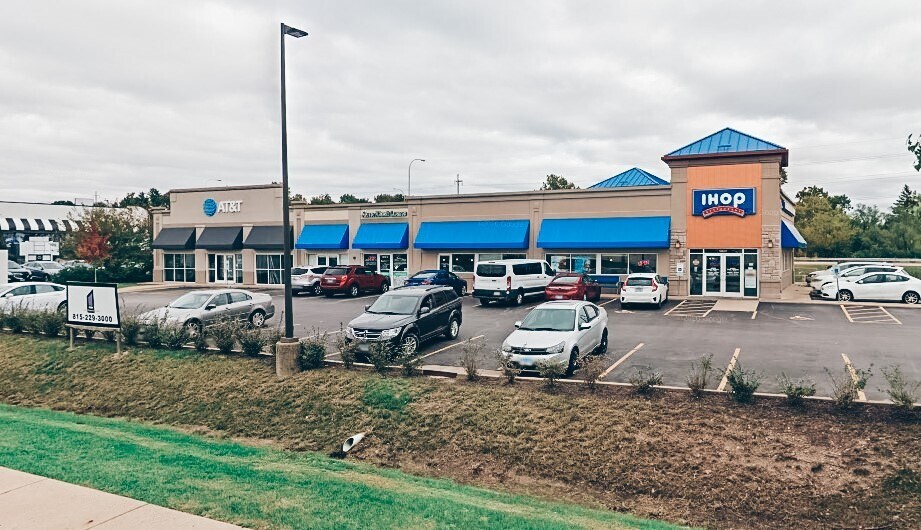 5012 N Big Hollow Rd Peoria Il 61615 Peoria Center Loopnet Com