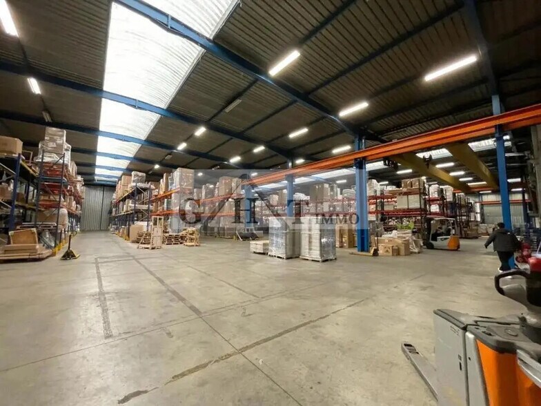 Industrial in Gonesse for lease - Interior Photo - Image 2 of 8