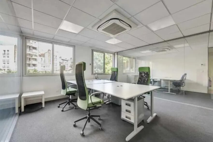 Office in Issy-les-Moulineaux for lease - Interior Photo - Image 1 of 5