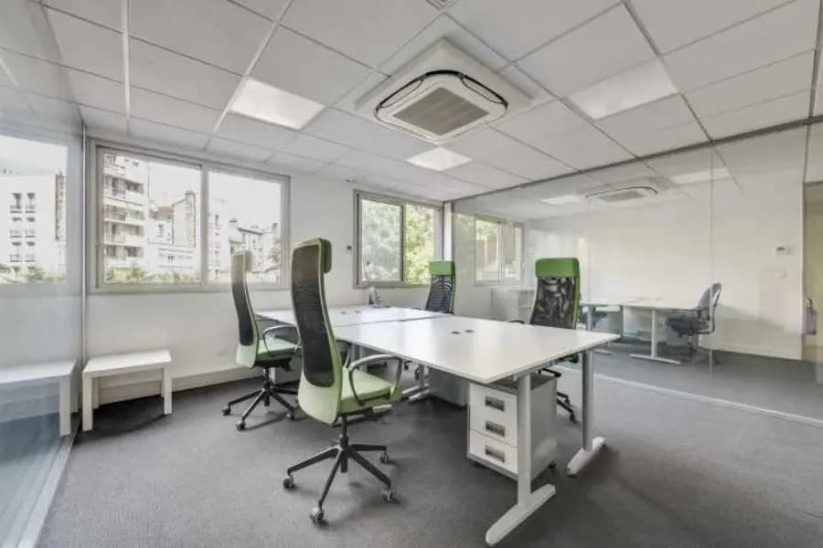 Office in Issy-les-Moulineaux for lease Interior Photo- Image 1 of 6