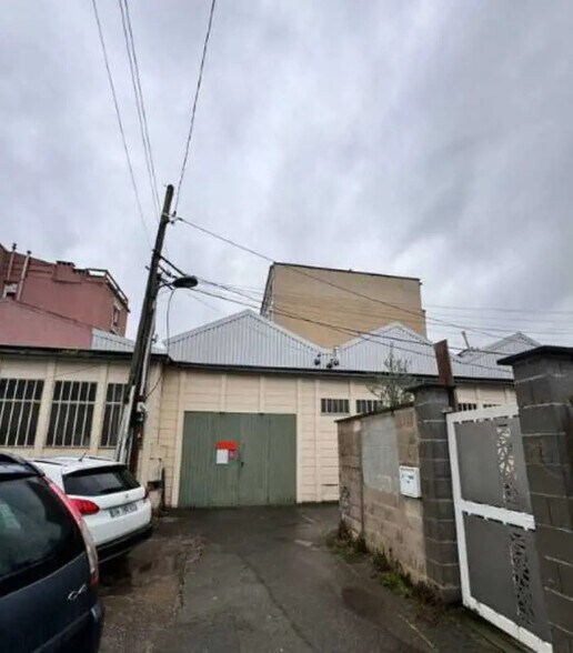 Flex in Montreuil for sale - Building Photo - Image 2 of 10