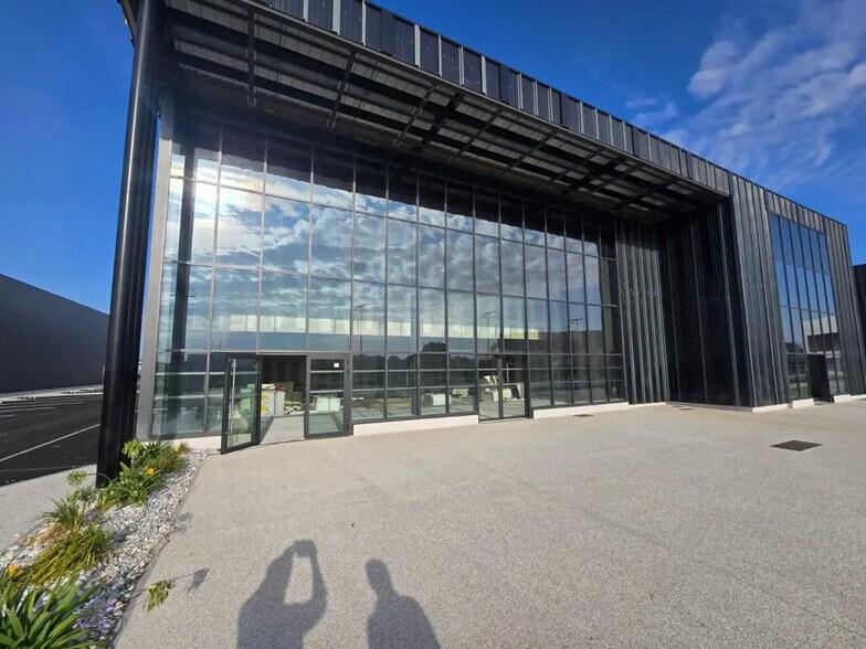 Retail in Marmande for sale - Building Photo - Image 1 of 2