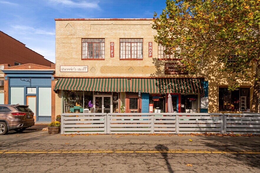 77 Main St, Warrenton, VA 20186