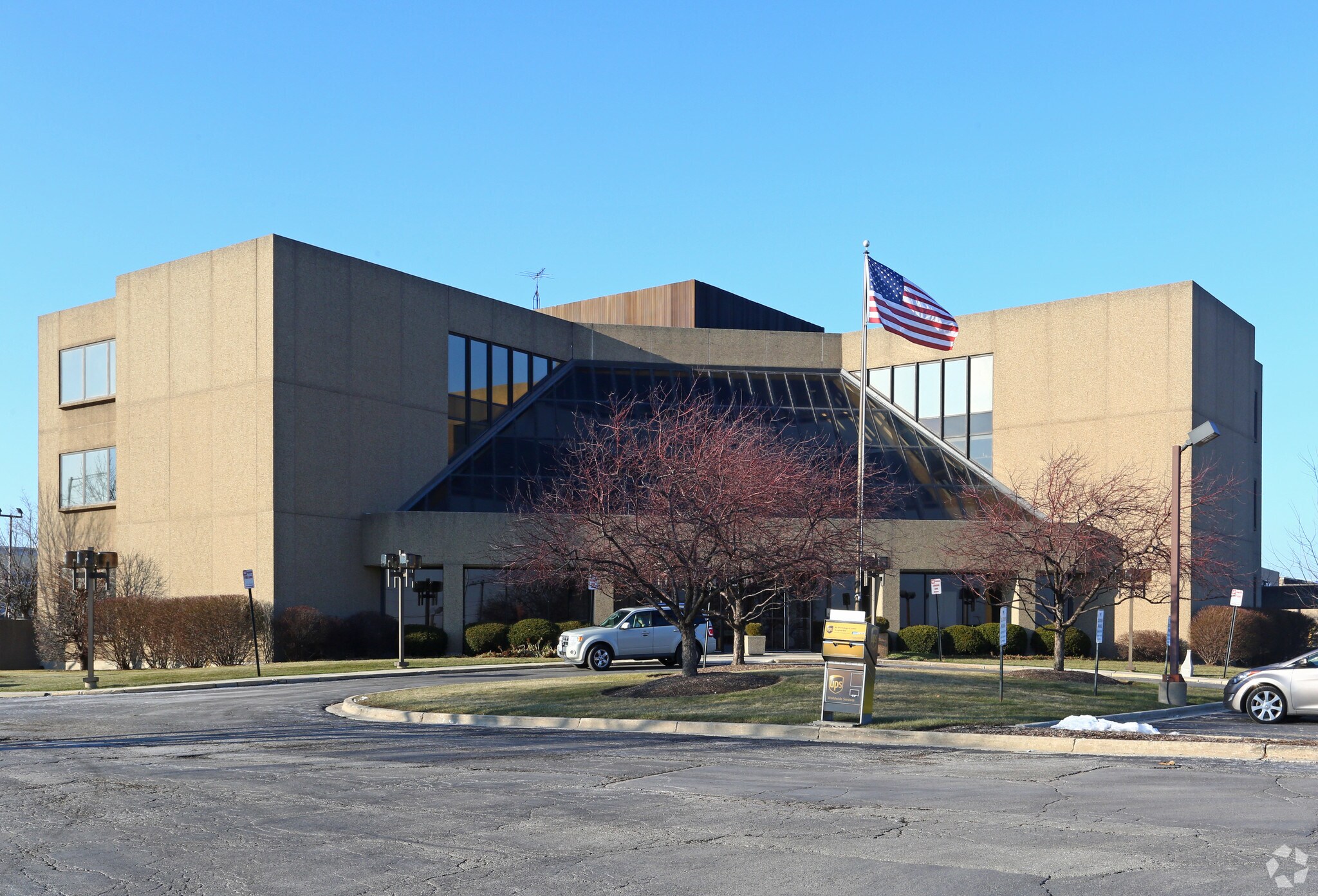 200 W Higgins Rd, Schaumburg, IL 60195 Schaumburg Office Center