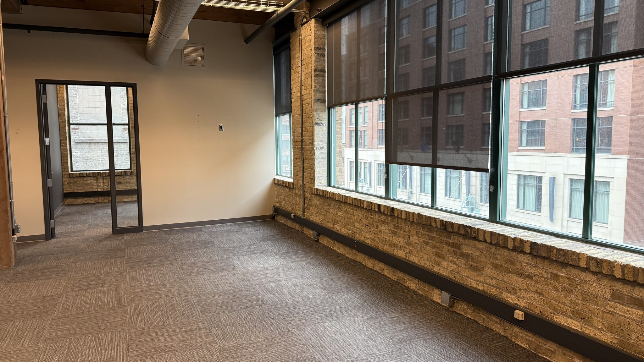 325 E Chicago St, Milwaukee, WI for lease Interior Photo- Image 1 of 4