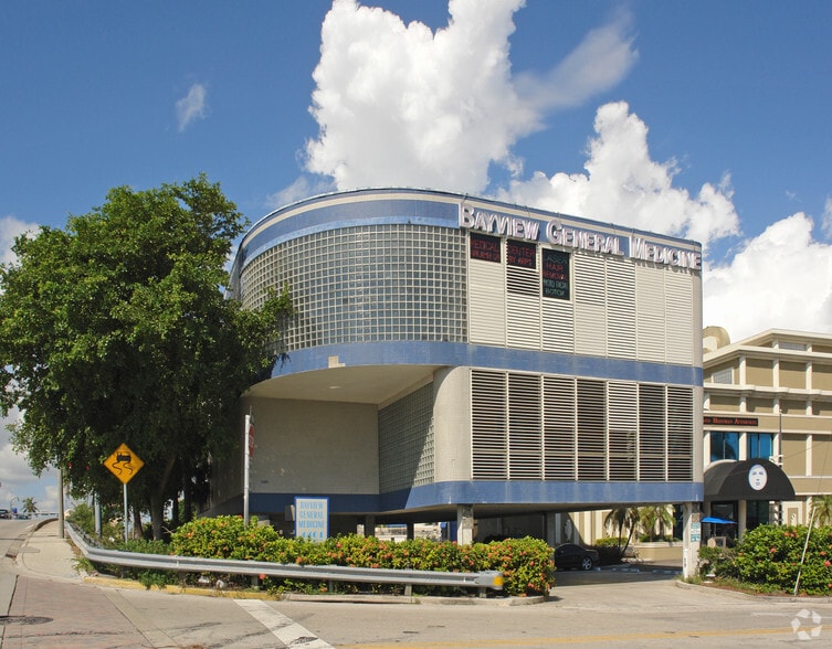 4401 Tradewinds Ave, Lauderdale By The Sea, FL for sale - Building Photo - Image 2 of 6