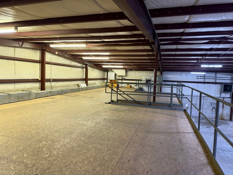 1600 Commerce Rd, Holland, OH for sale - Building Photo - Image 2 of 11