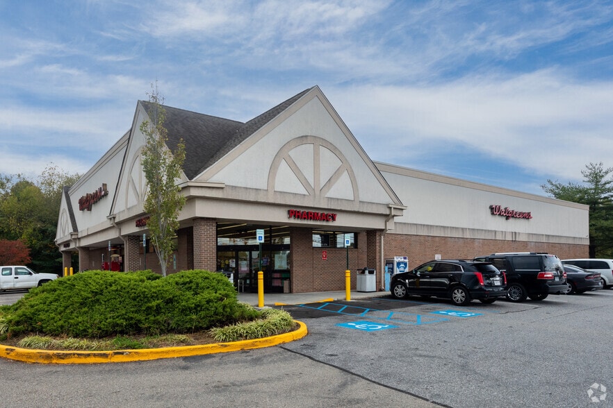 4720 Nine Mile Rd, Richmond, VA for sale - Building Photo - Image 2 of 5