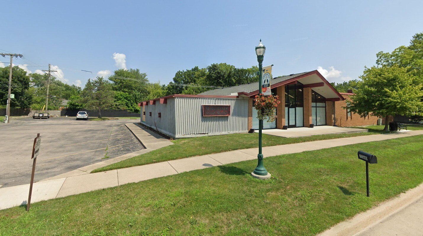 7560 Macomb St, Grosse Ile, MI for sale Building Photo- Image 1 of 1