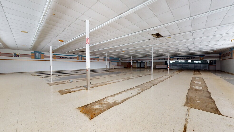 22981 Hall Rd, Woodhaven, MI for sale - Matterport 3D Scan - Image 3 of 24