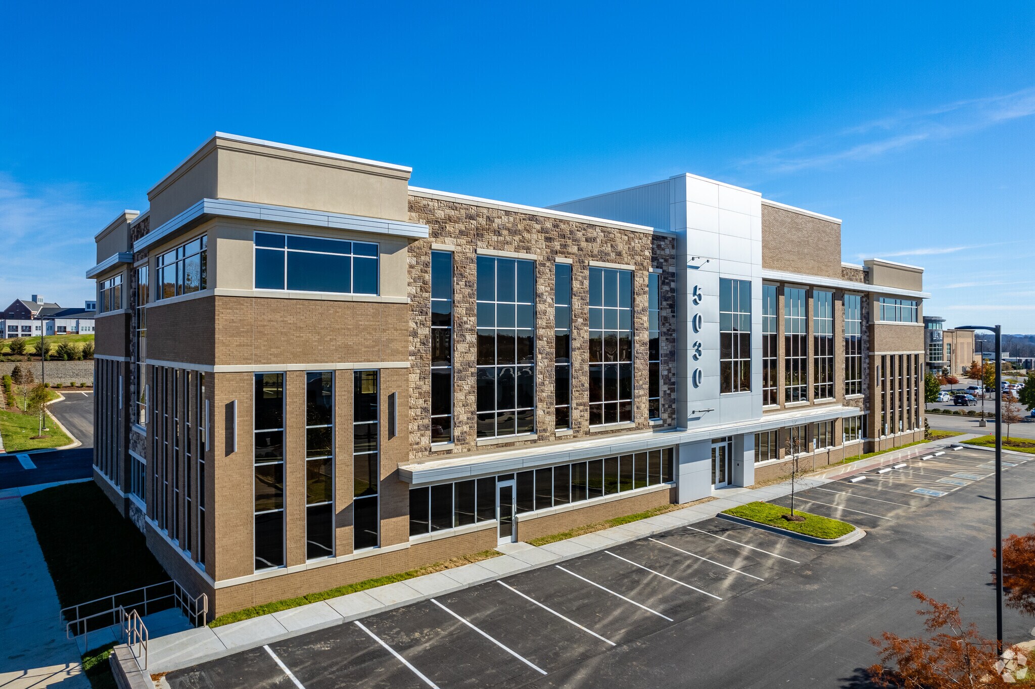 5030 Carothers Pky, Franklin, TN for lease Primary Photo- Image 1 of 14