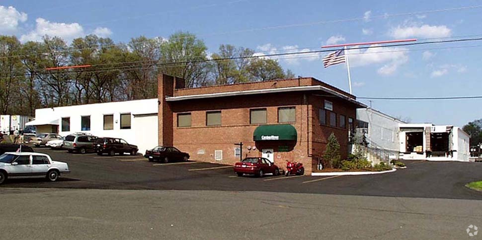 19 Willard Rd, Norwalk, CT for lease Building Photo- Image 1 of 3