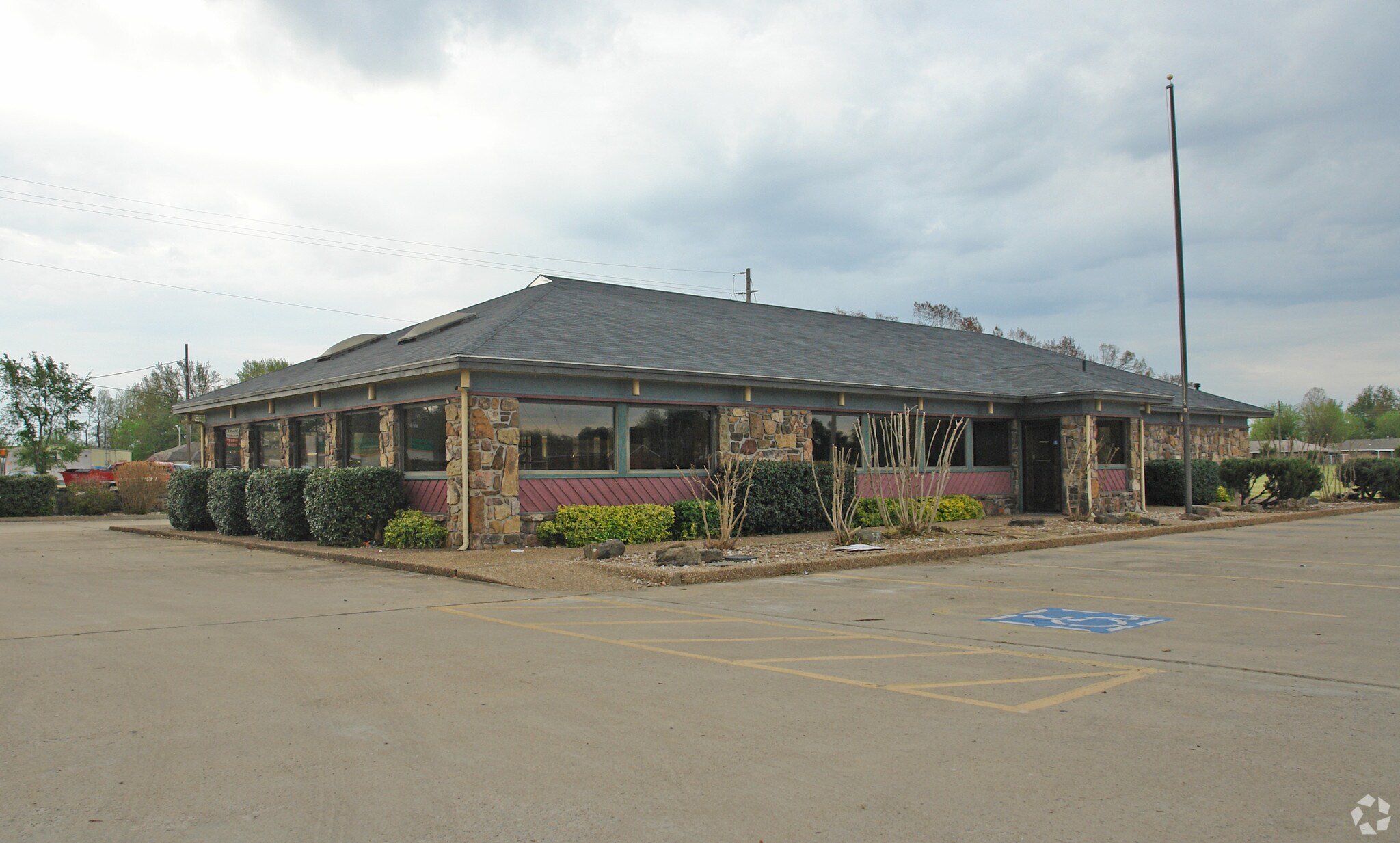 2255 W Sunset Ave, Springdale, AR for sale Primary Photo- Image 1 of 1