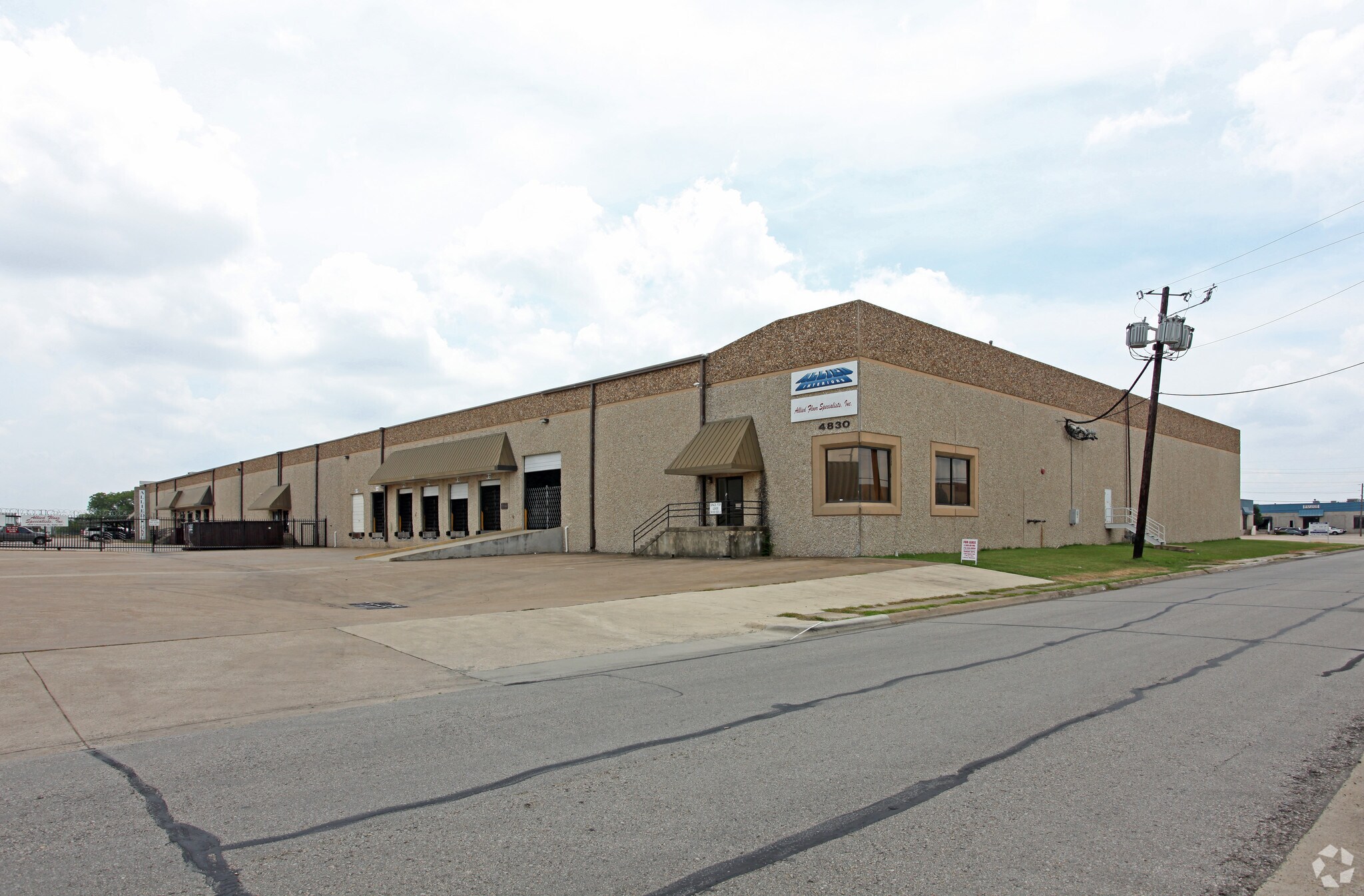 4830 Lakawana St, Dallas, TX for sale Primary Photo- Image 1 of 1