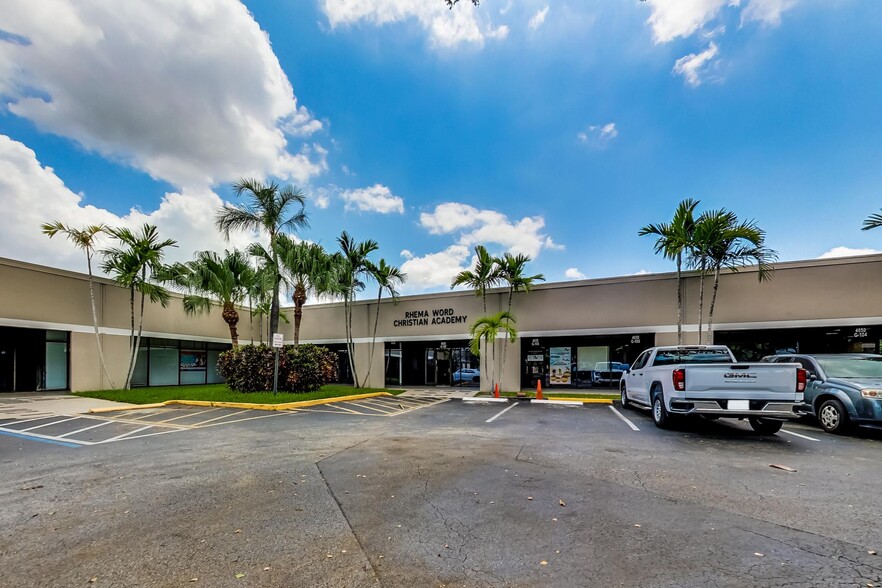 4850 N State Road 7, Fort Lauderdale, FL for lease - Building Photo - Image 1 of 11