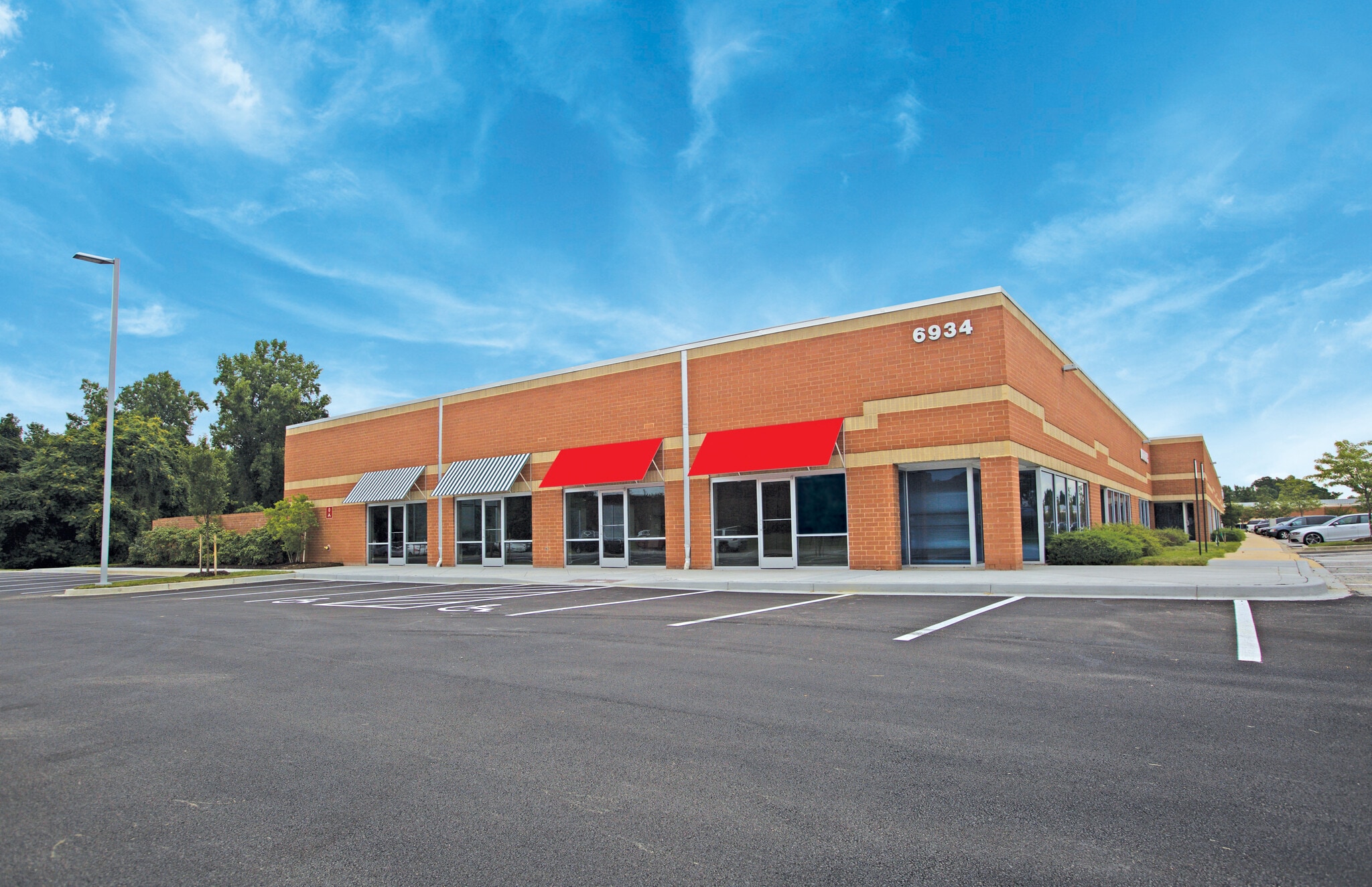 910 Cromwell Park Dr, Glen Burnie, MD for lease Building Photo- Image 1 of 2
