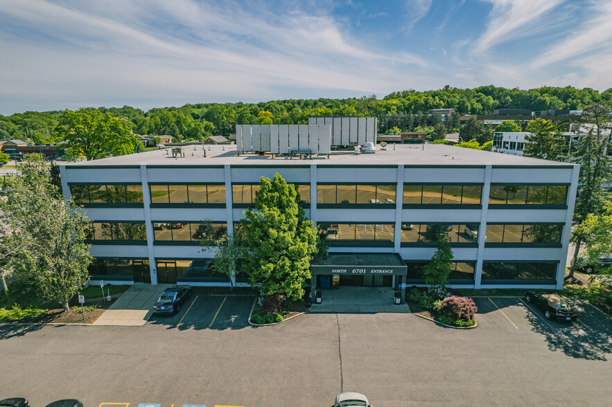 6701 Rockside Rd, Independence, OH for lease - Building Photo - Image 1 of 25