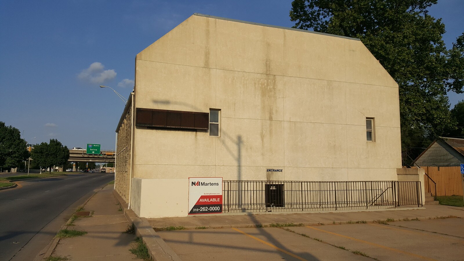 452 N Hydraulic St, Wichita, KS 67214