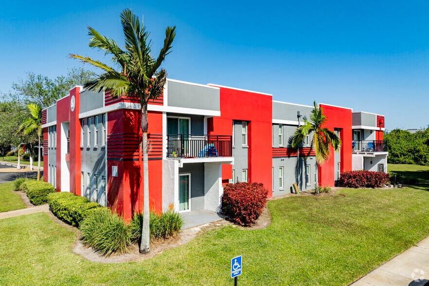1763 Main St, Dunedin, FL for sale - Primary Photo - Image 1 of 1