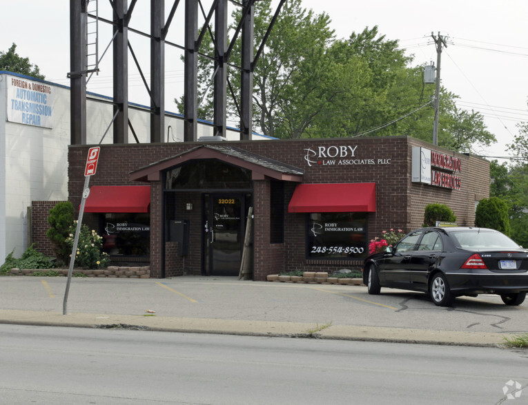 32022 Woodward Ave, Royal Oak, MI for lease - Building Photo - Image 1 of 2