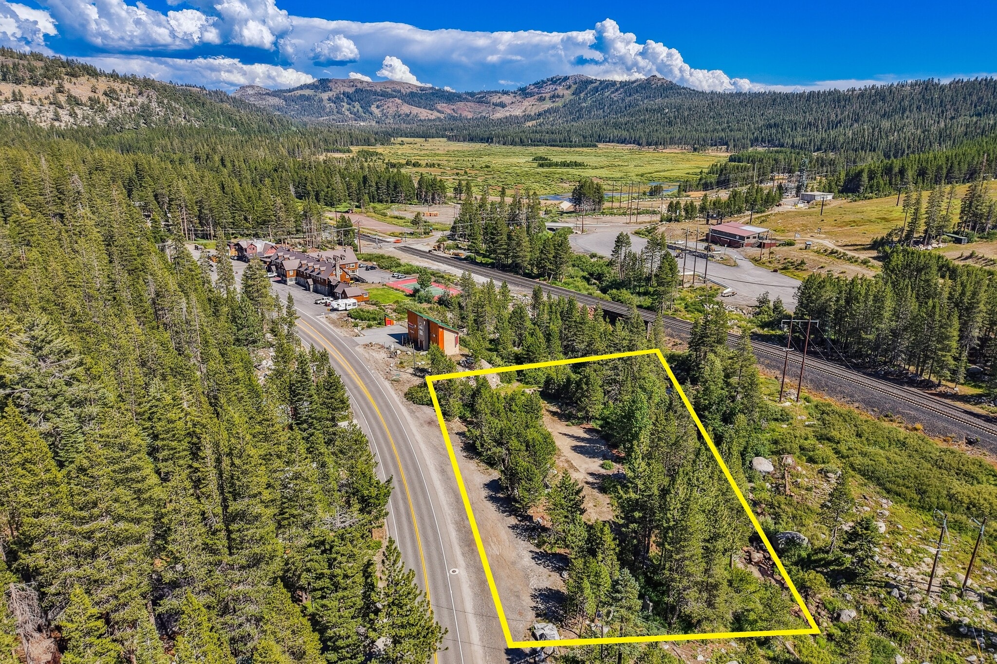 21615-21581 Donner Pass Rd, Soda Springs, CA for sale Primary Photo- Image 1 of 15