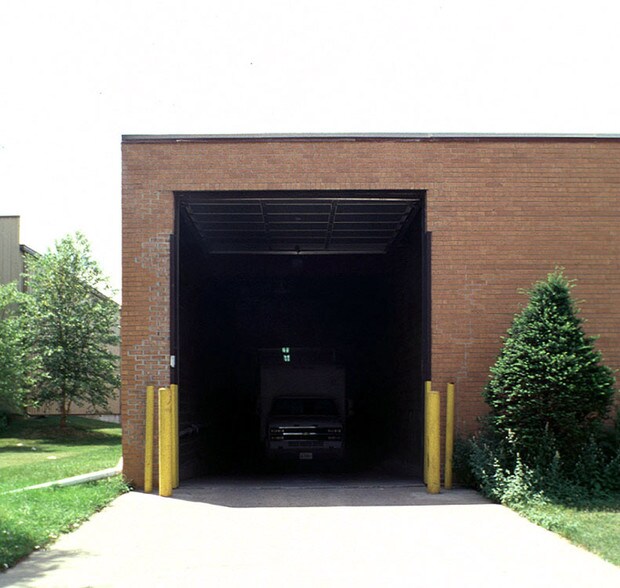 1851 Touhy Ave, Elk Grove Village, IL for sale - Building Photo - Image 1 of 1