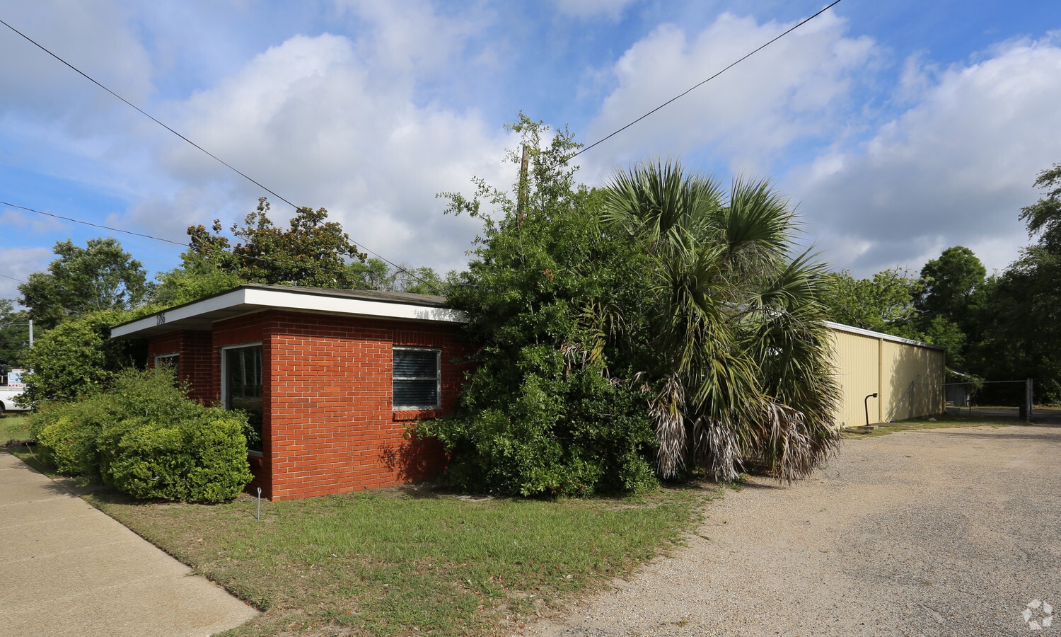 2786 Pass Rd, Biloxi, MS 39531