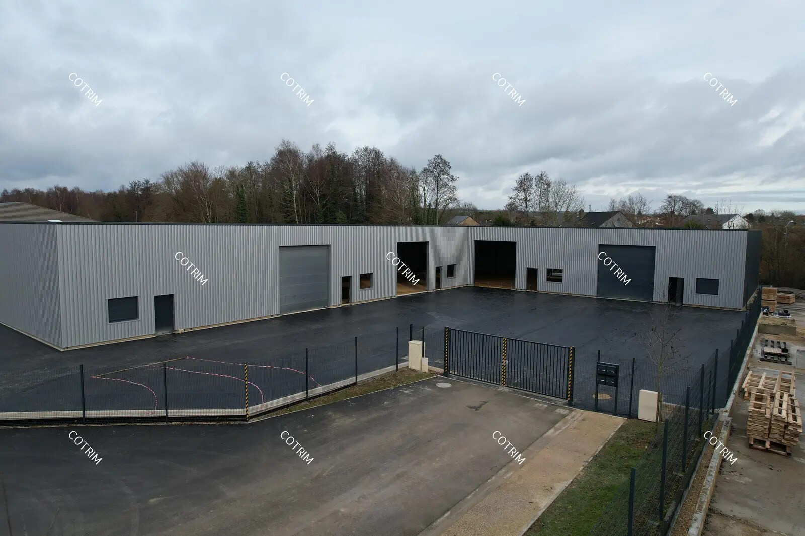 Flex in Charleville-Mézières for lease Building Photo- Image 1 of 7