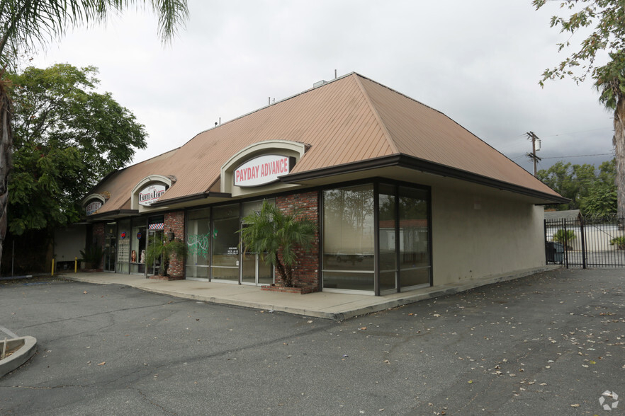 551-559 Holt Ave, Pomona, CA for lease - Primary Photo - Image 3 of 3