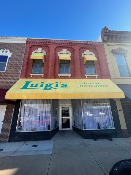 127 S Main St, Ottawa, KS for sale - Building Photo - Image 1 of 1