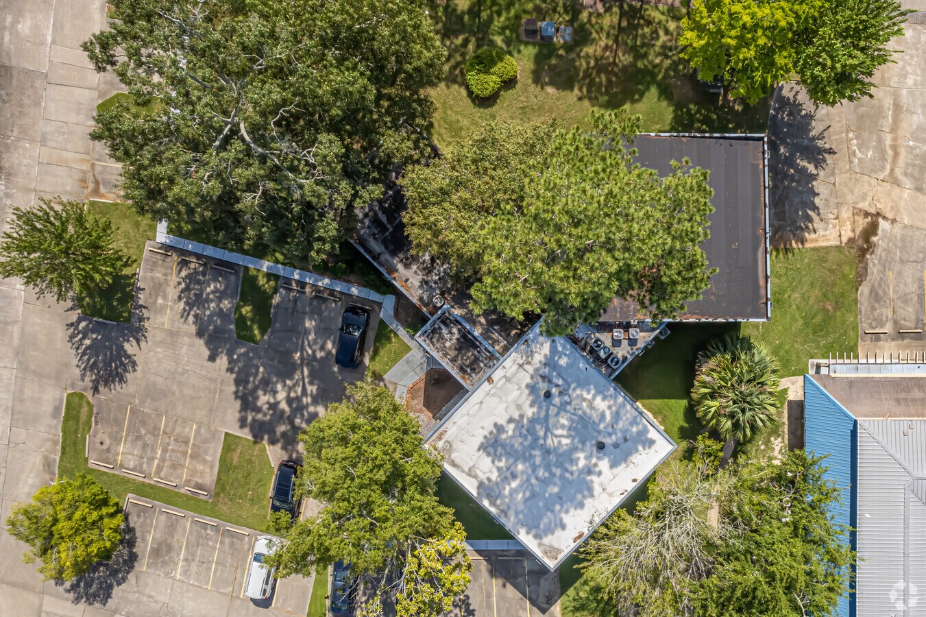 300 Mariners Plz, Mandeville, LA 70448