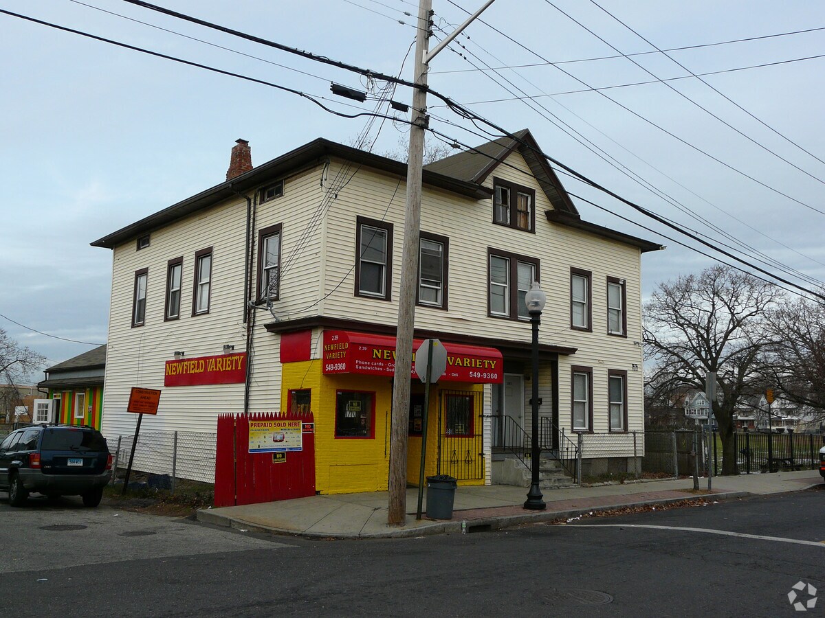 239 NewField Ave, Bridgeport, CT 06607