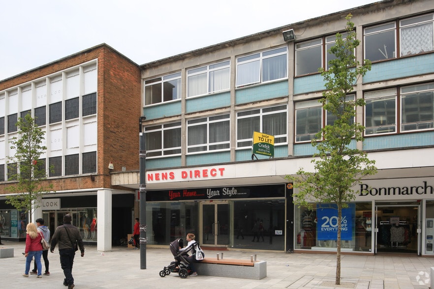 7-9 Queensway, Crawley for sale - Primary Photo - Image 1 of 1