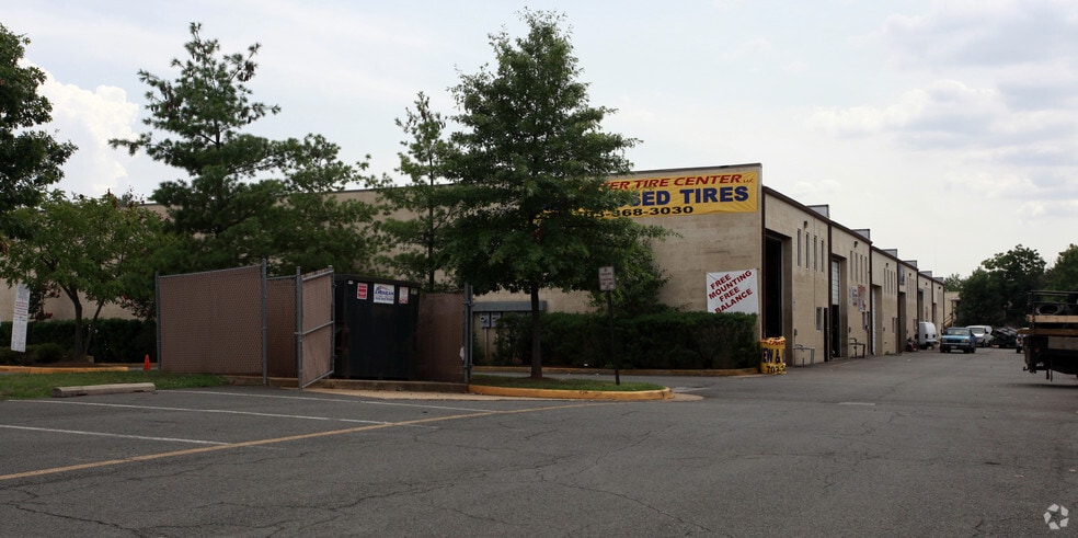 9240-9251 Sills Ct, Manassas, VA for lease - Building Photo - Image 3 of 4