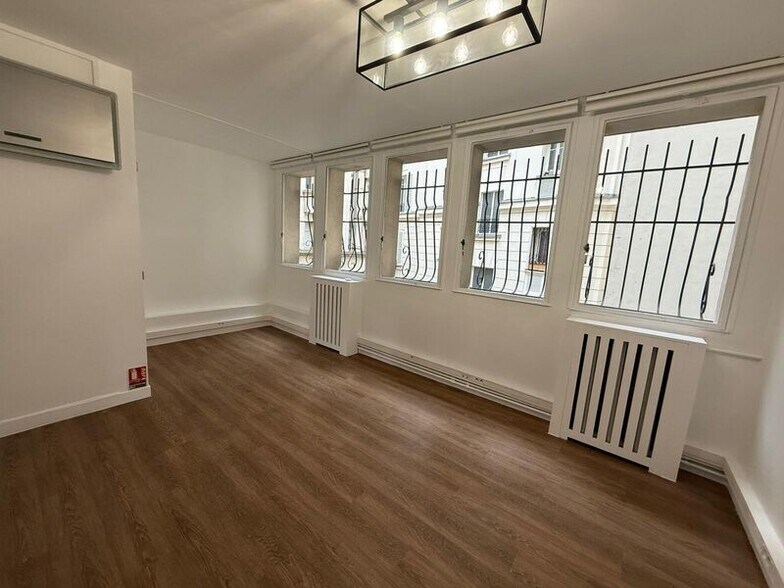 159 Rue De Rome, Paris for lease - Interior Photo - Image 3 of 7