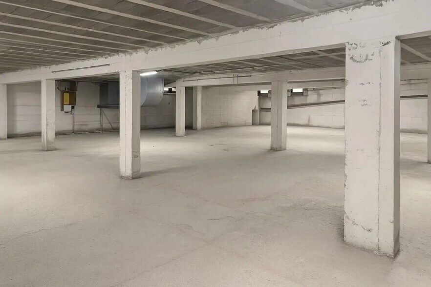 Industrial in Annecy for lease - Building Photo - Image 2 of 6