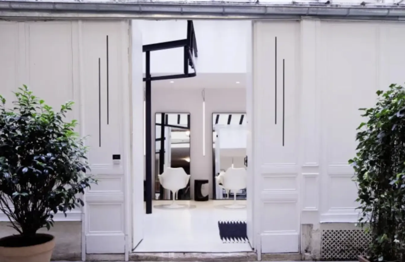 Paris, PAR 75001 - Unit Lot 13 -  - Interior Photo - Image 1 of 5