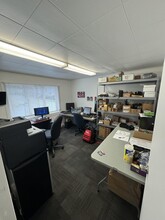 500 Ardersier Rd, Saanich, BC for lease Interior Photo- Image 1 of 3