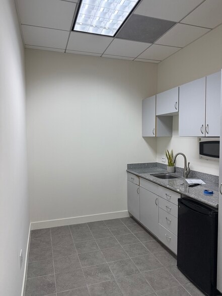 1539 Sawtelle Blvd, Los Angeles, CA for lease - Interior Photo - Image 3 of 19