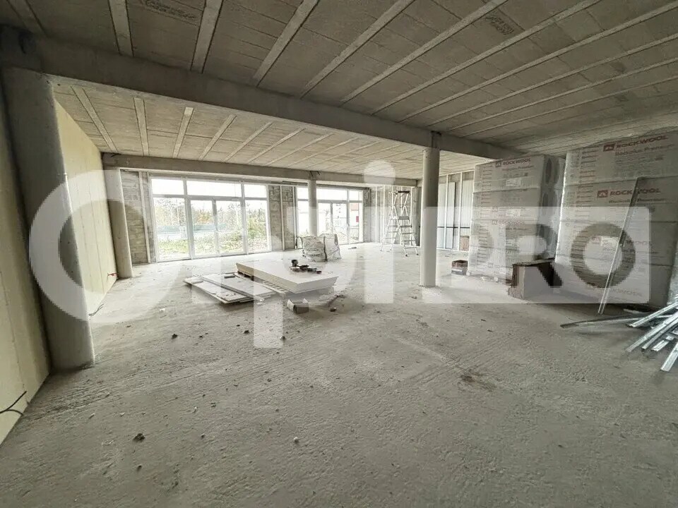 Retail in Compiègne for lease Building Photo- Image 1 of 6