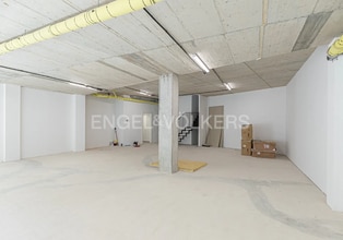 Retail in Barcelona, Barcelona for lease Interior Photo- Image 2 of 5