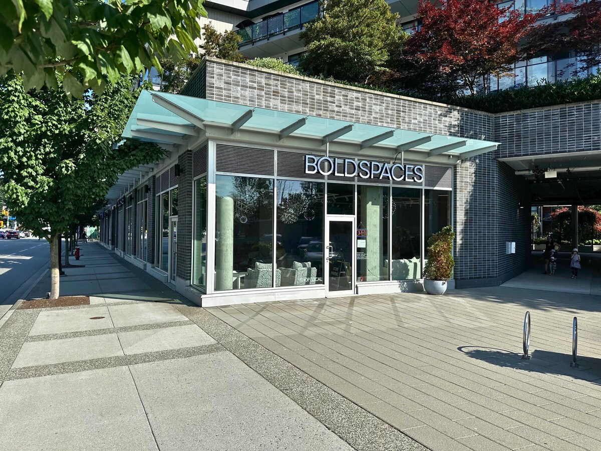 725 Marine Dr, North Vancouver, BC for lease Building Photo- Image 1 of 5