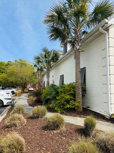 125c Wappoo Creek Drive Charleston - 125c Wappoo Creek Drive Charleston SC Building Photo 3 Large