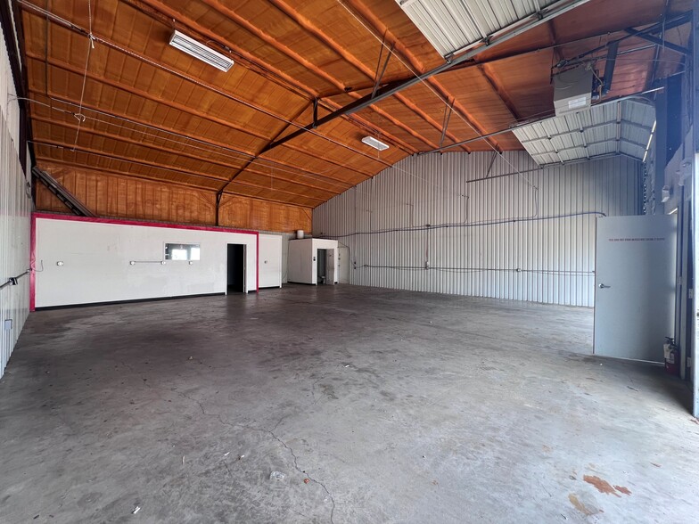 2321 N Masch Branch Rd, Denton, TX for lease - Building Photo - Image 3 of 23