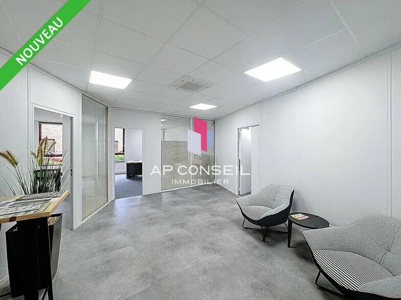Office in Saint-Germain-en-Laye for lease - Interior Photo - Image 1 of 7