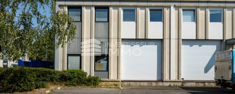 Flex in Gennevilliers for lease - Building Photo - Image 2 of 3