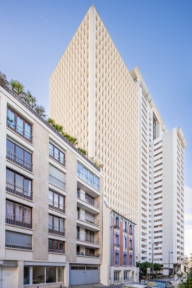 Office in Paris for lease - Primary Photo - Image 1 of 4